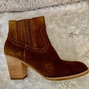 Dolce Vita suede booties